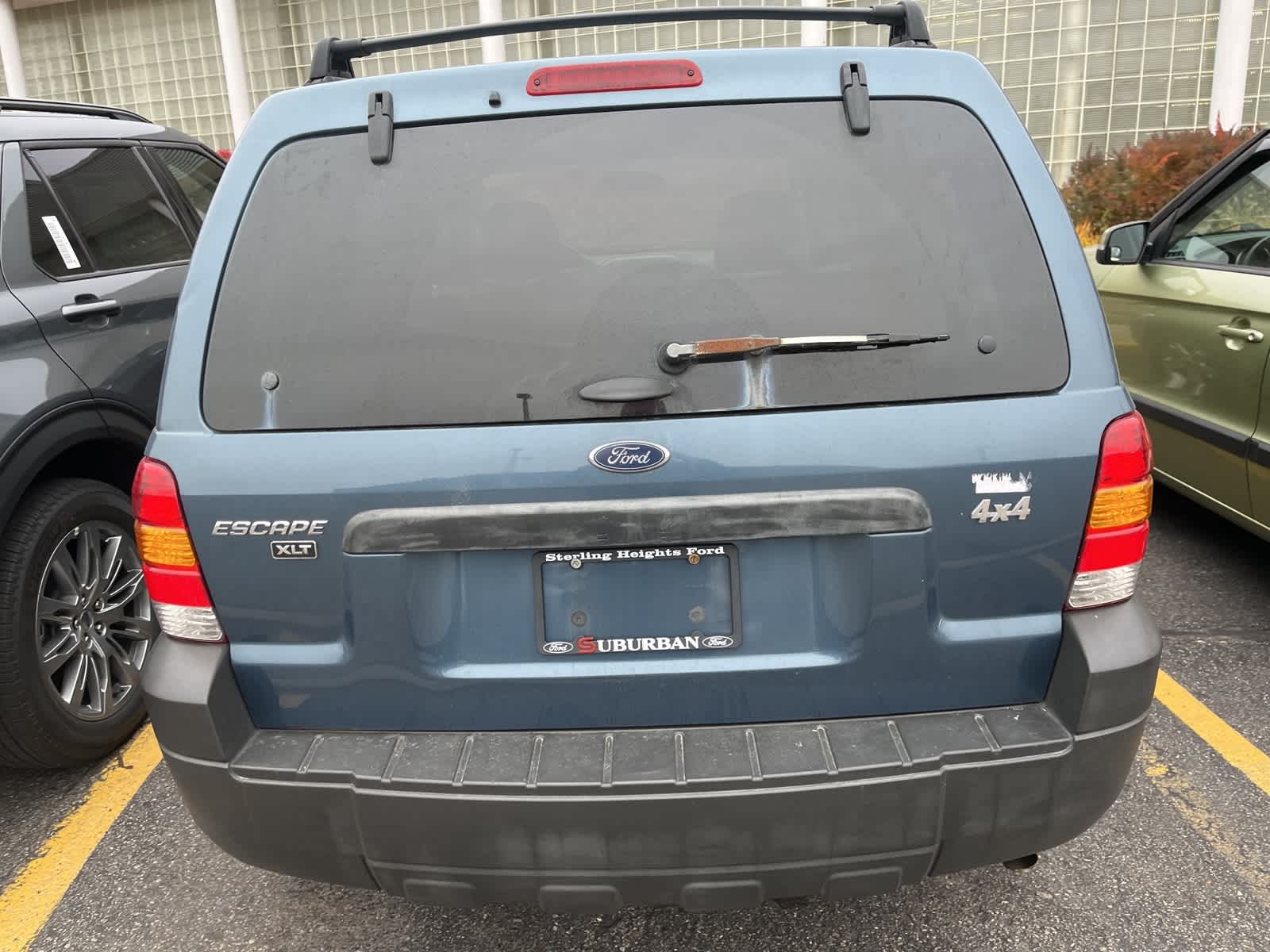 Thumbnail: 2005 Ford Escape - 16