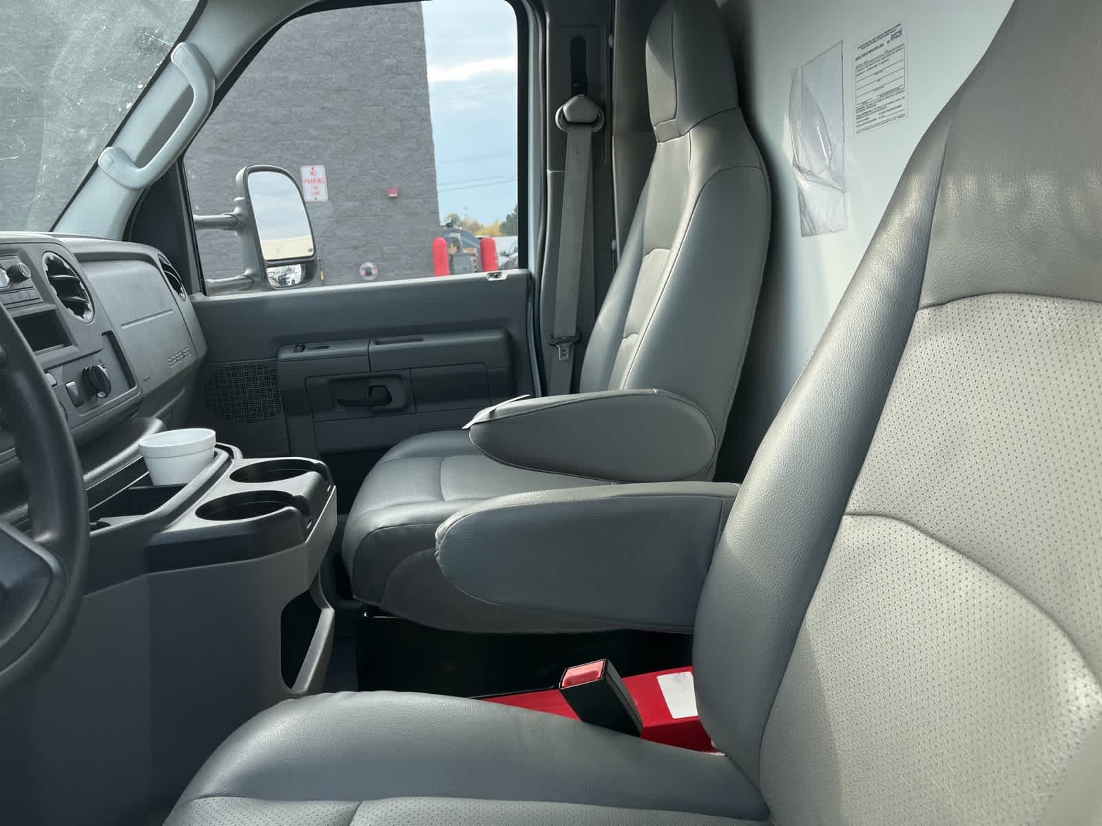 Thumbnail: 2024 Ford Econoline - 31