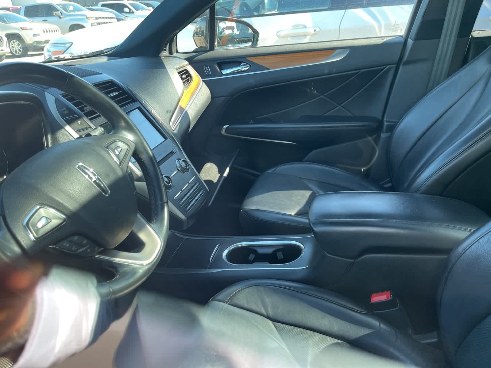 Thumbnail: 2019 Lincoln MKC - 27