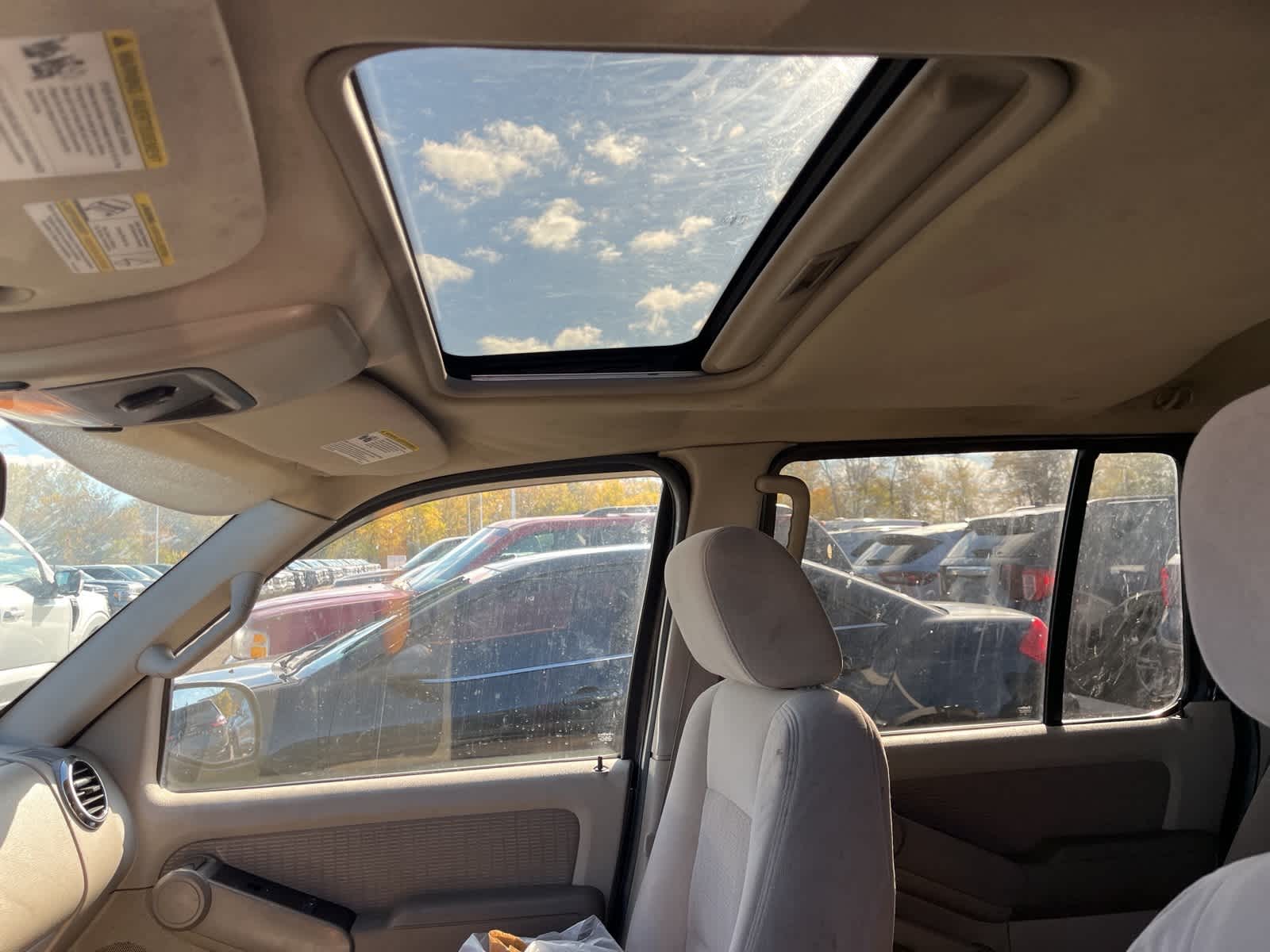 Thumbnail: 2006 Ford Explorer - 25