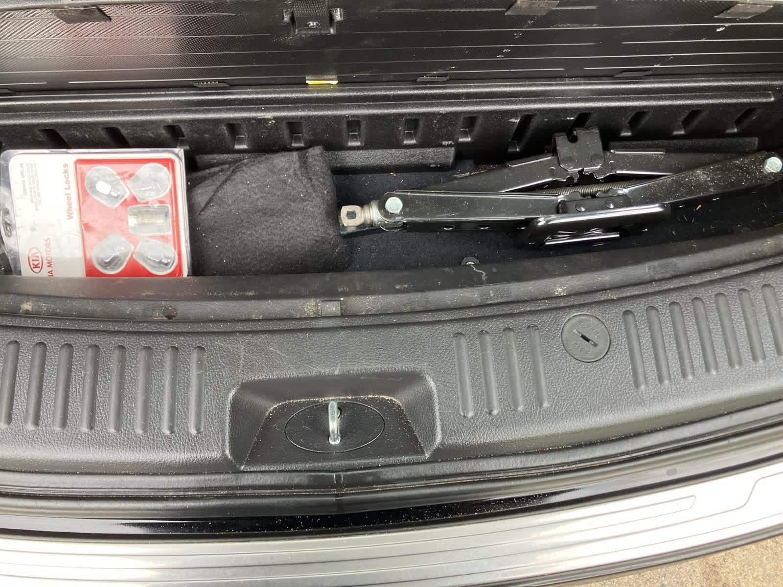2012 Kia Sorento SX 23
