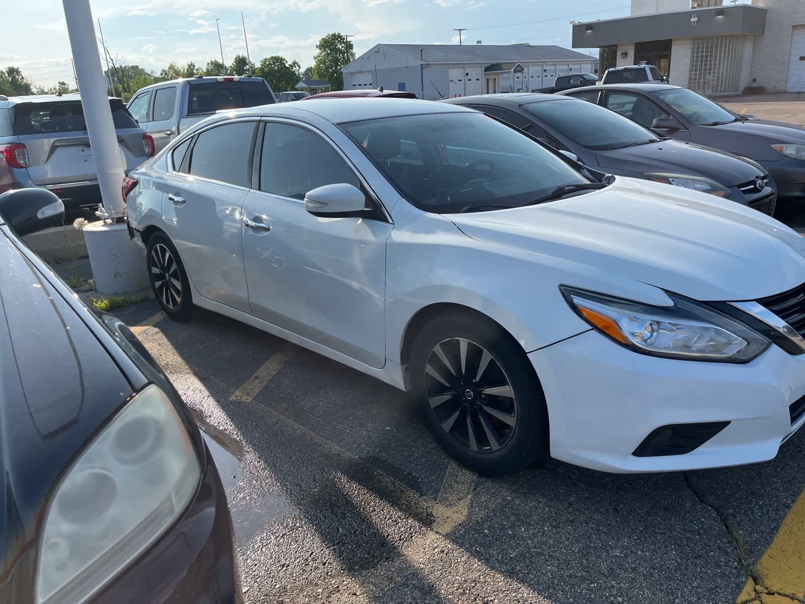 Thumbnail: 2018 Nissan Altima - 13