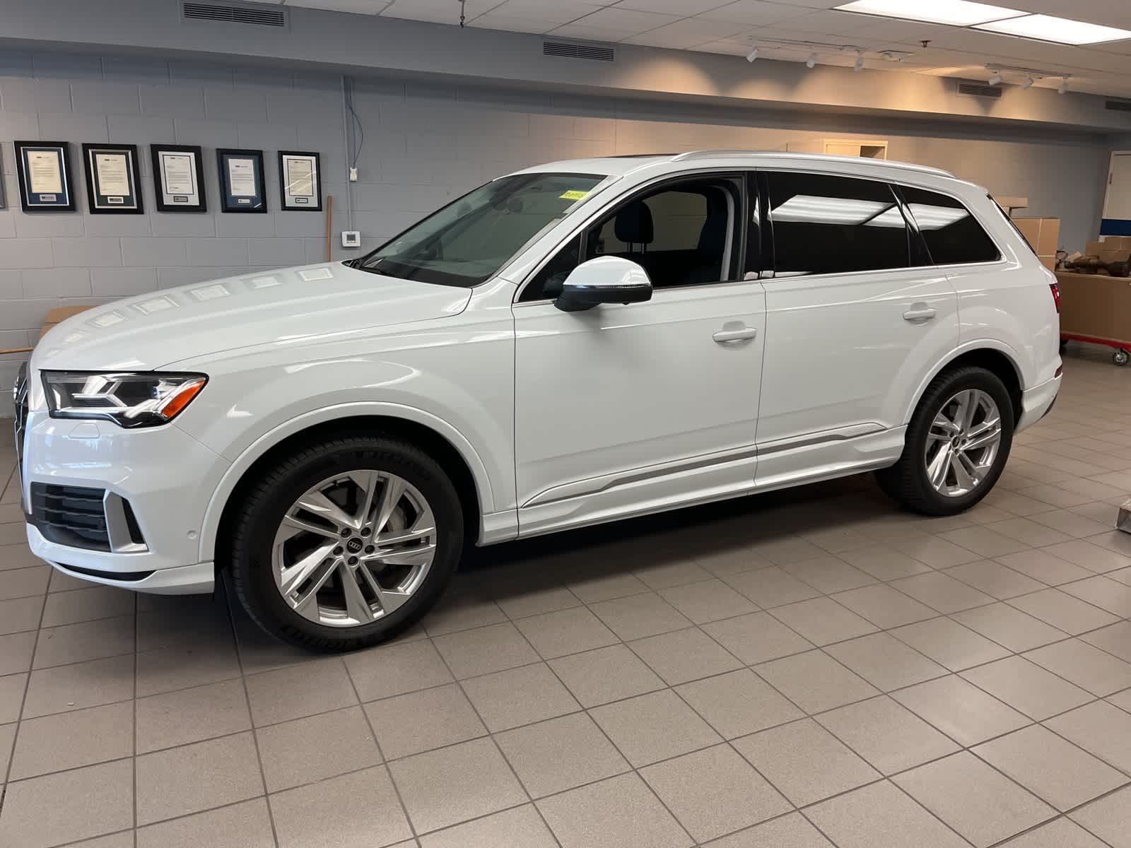 Thumbnail: 2021 Audi Q7 - 4