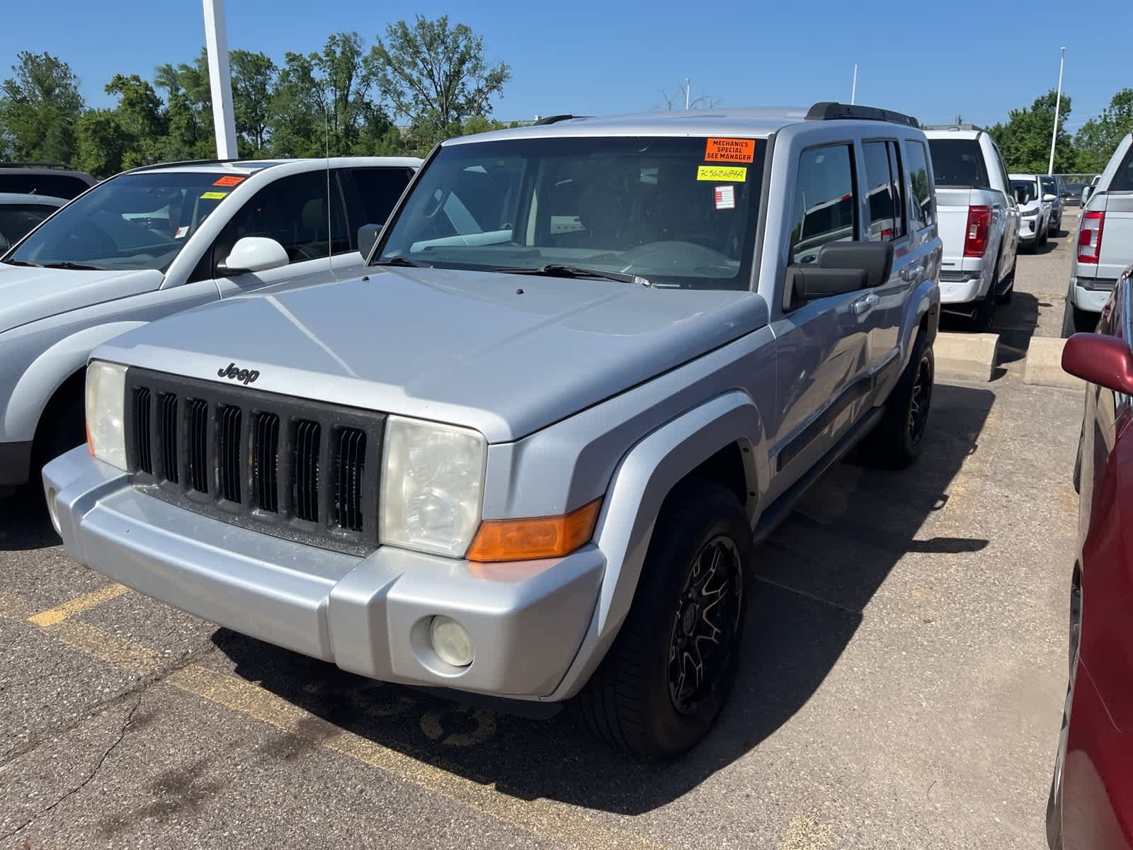 Thumbnail: 2007 Jeep Commander - 2