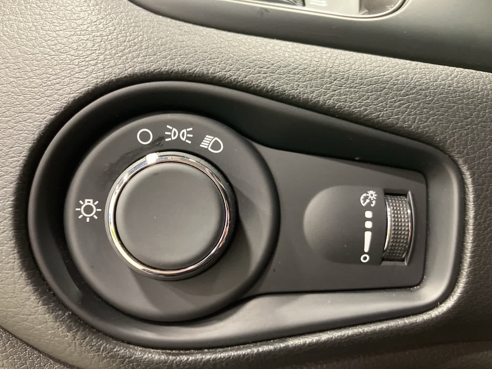 Thumbnail: 2023 Jeep Renegade - 13