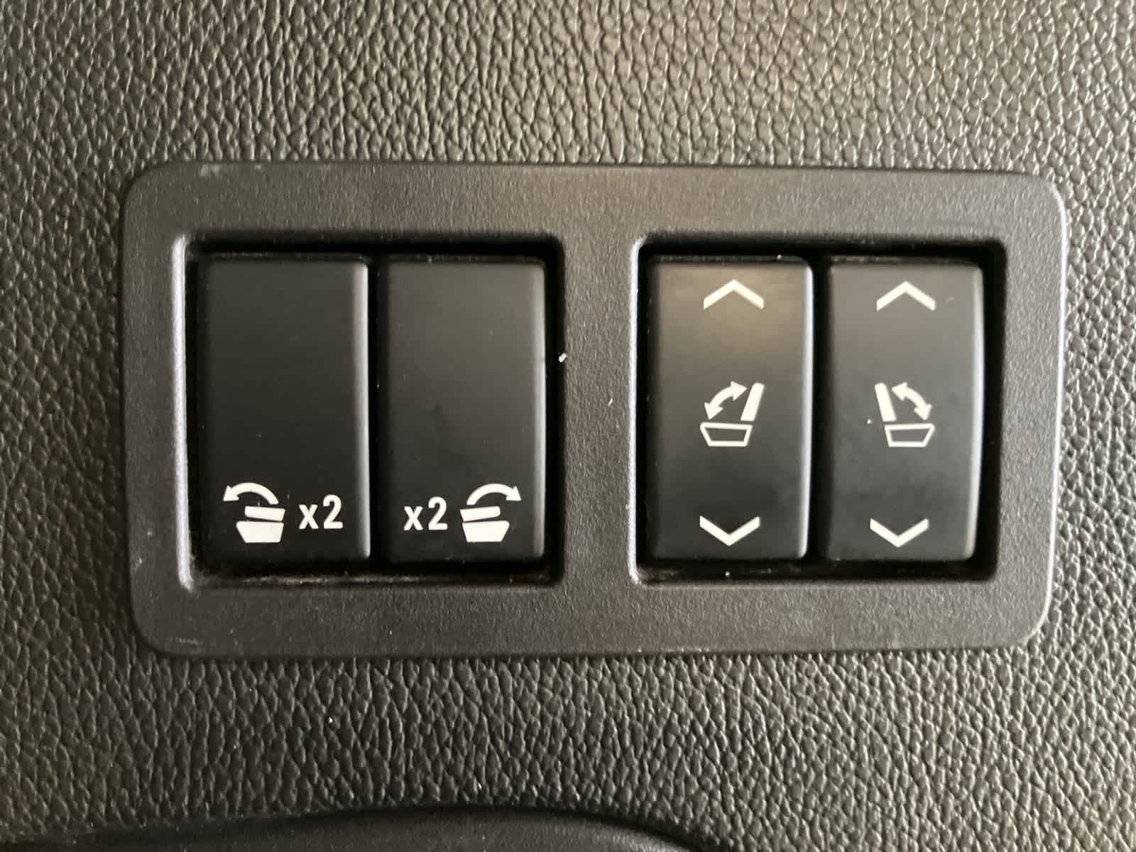 Thumbnail: 2015 Chevrolet Tahoe - 36