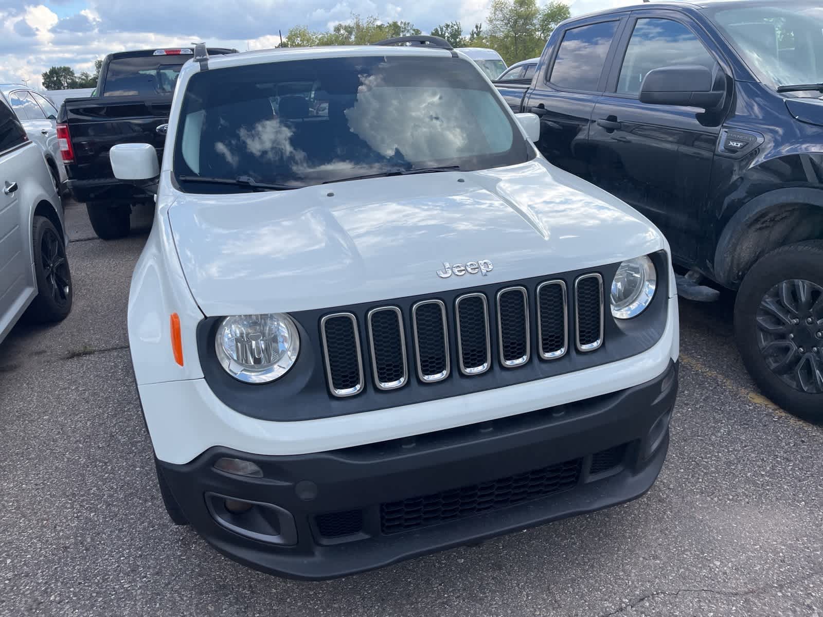 Thumbnail: 2015 Jeep Renegade - 19