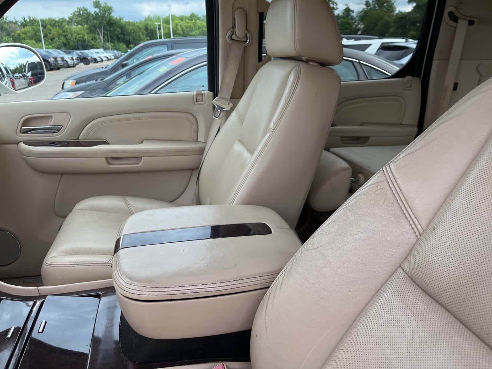 Thumbnail: 2008 Cadillac Escalade - 25