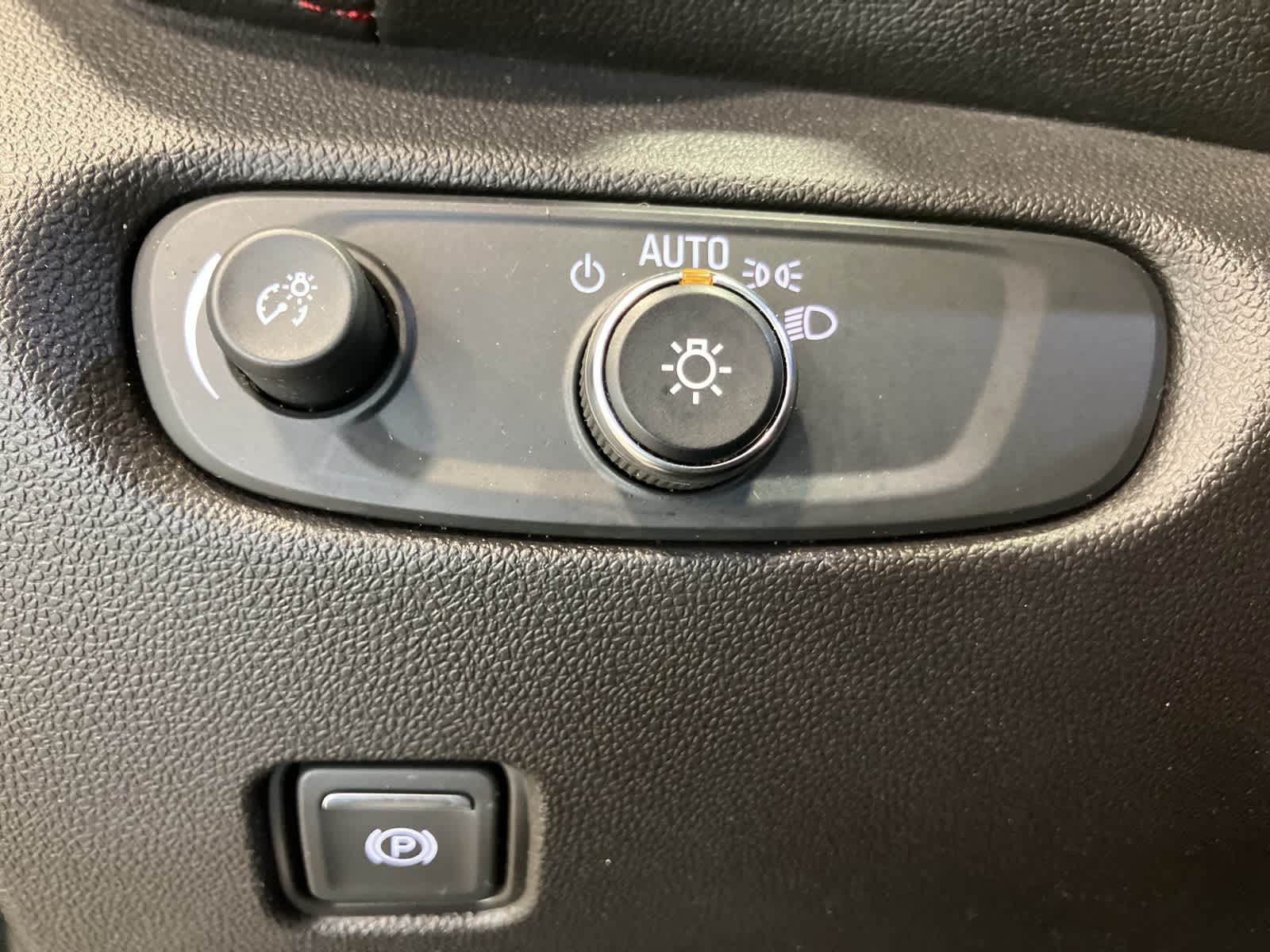 Thumbnail: 2021 Chevrolet Blazer - 14