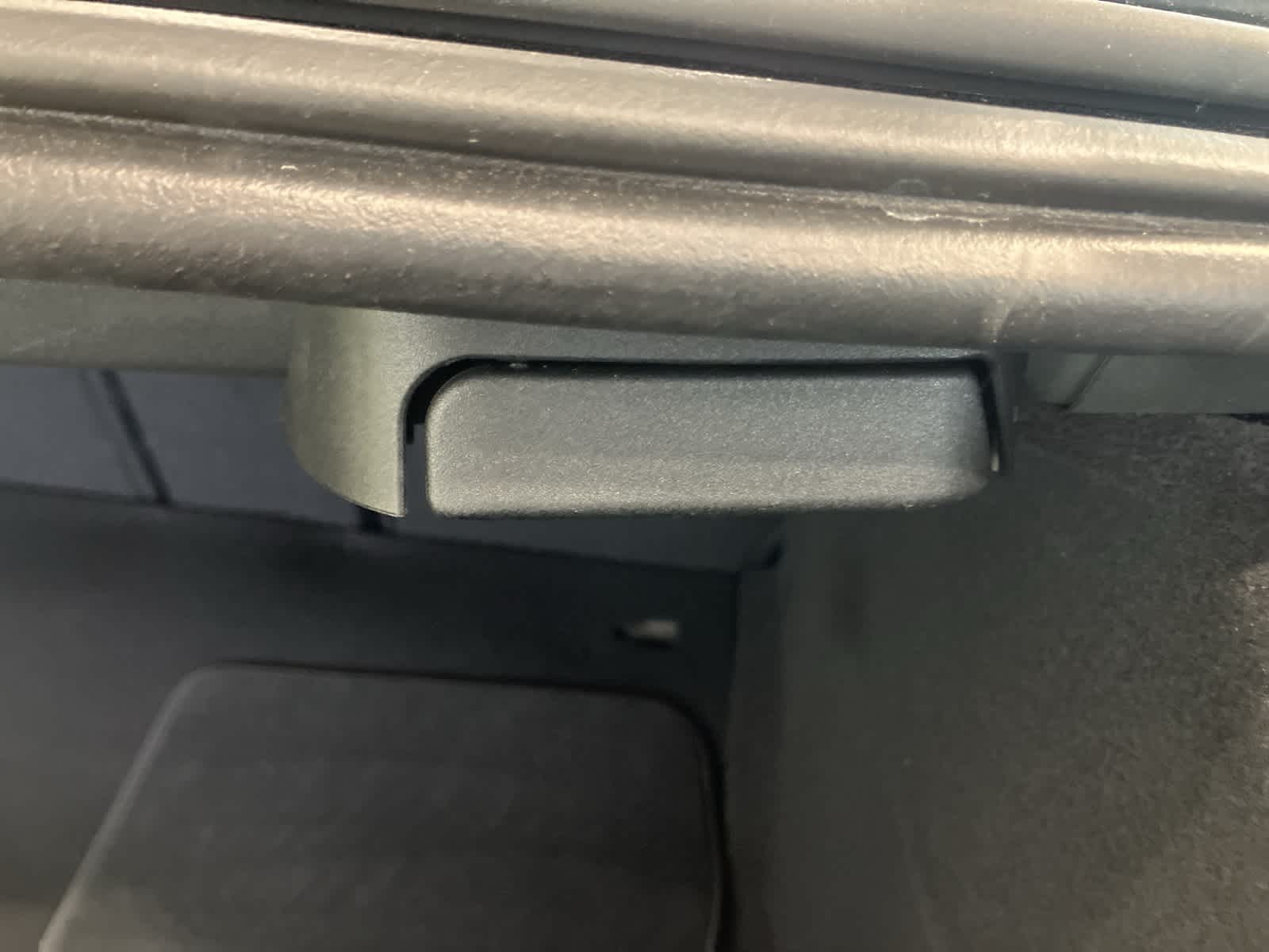 Thumbnail: 2022 Mercedes-Benz E-Class - 33