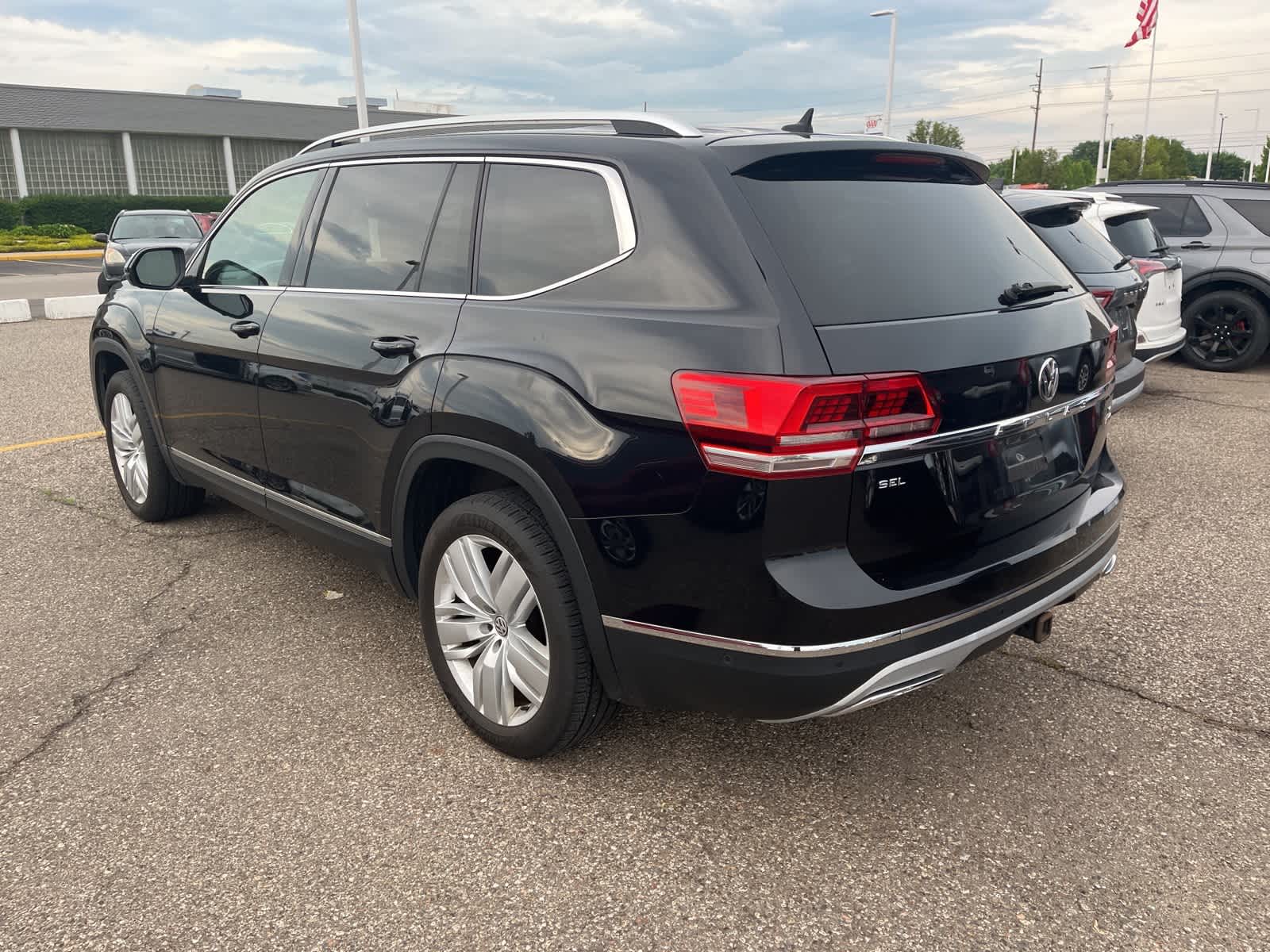 Thumbnail: 2018 Volkswagen Atlas - 6