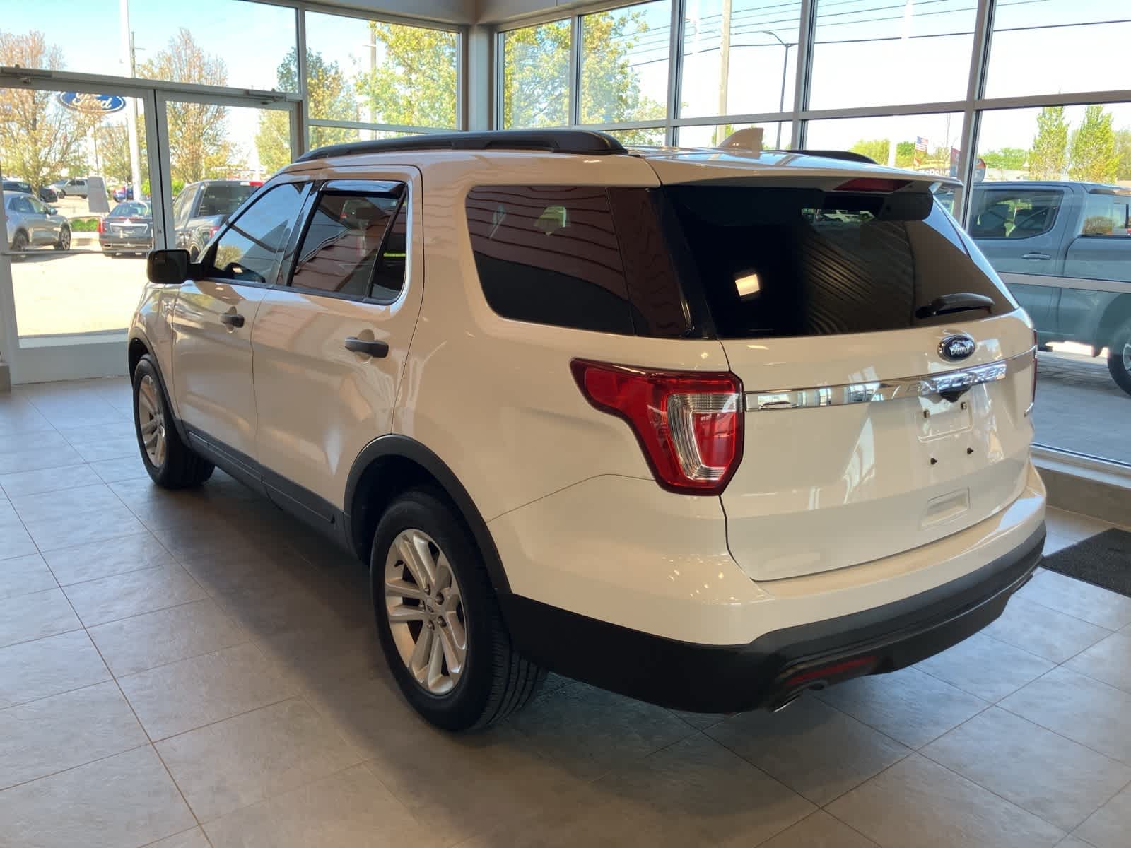 Thumbnail: 2016 Ford Explorer - 6
