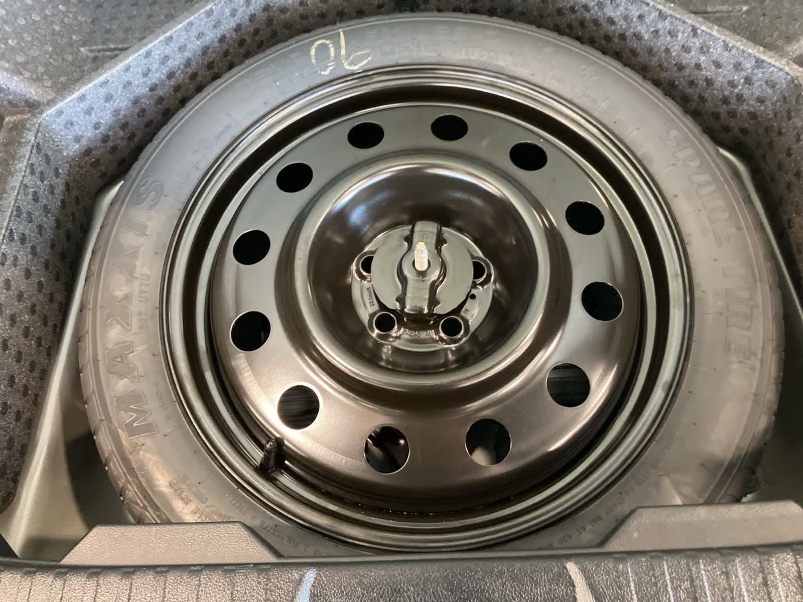 Thumbnail: 2019 Ford Edge - 31