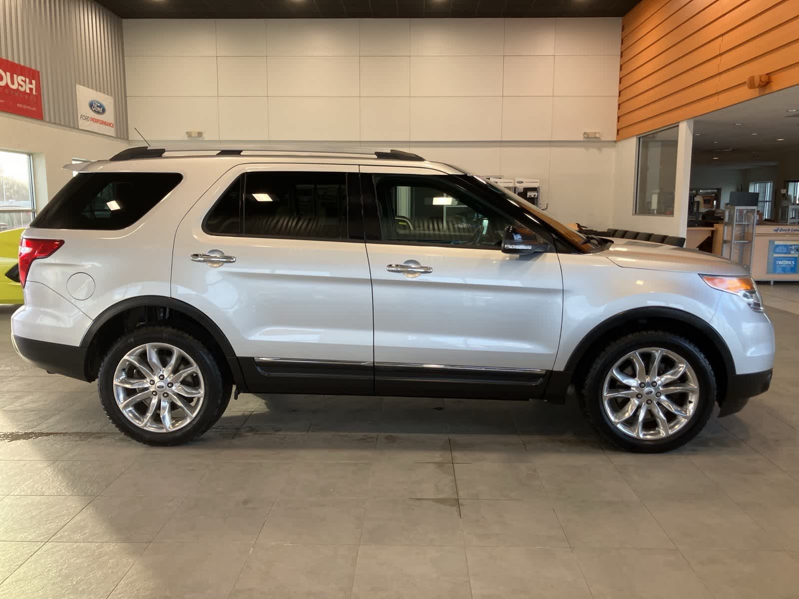 Thumbnail: 2015 Ford Explorer - 4