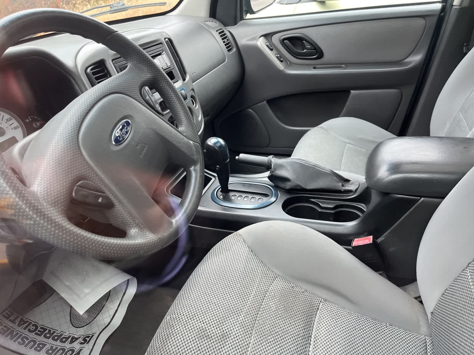 Thumbnail: 2005 Ford Escape - 33