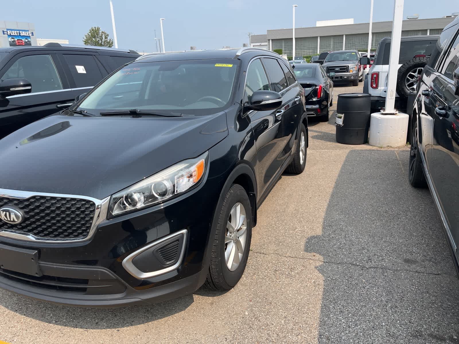 Thumbnail: 2016 Kia Sorento - 4