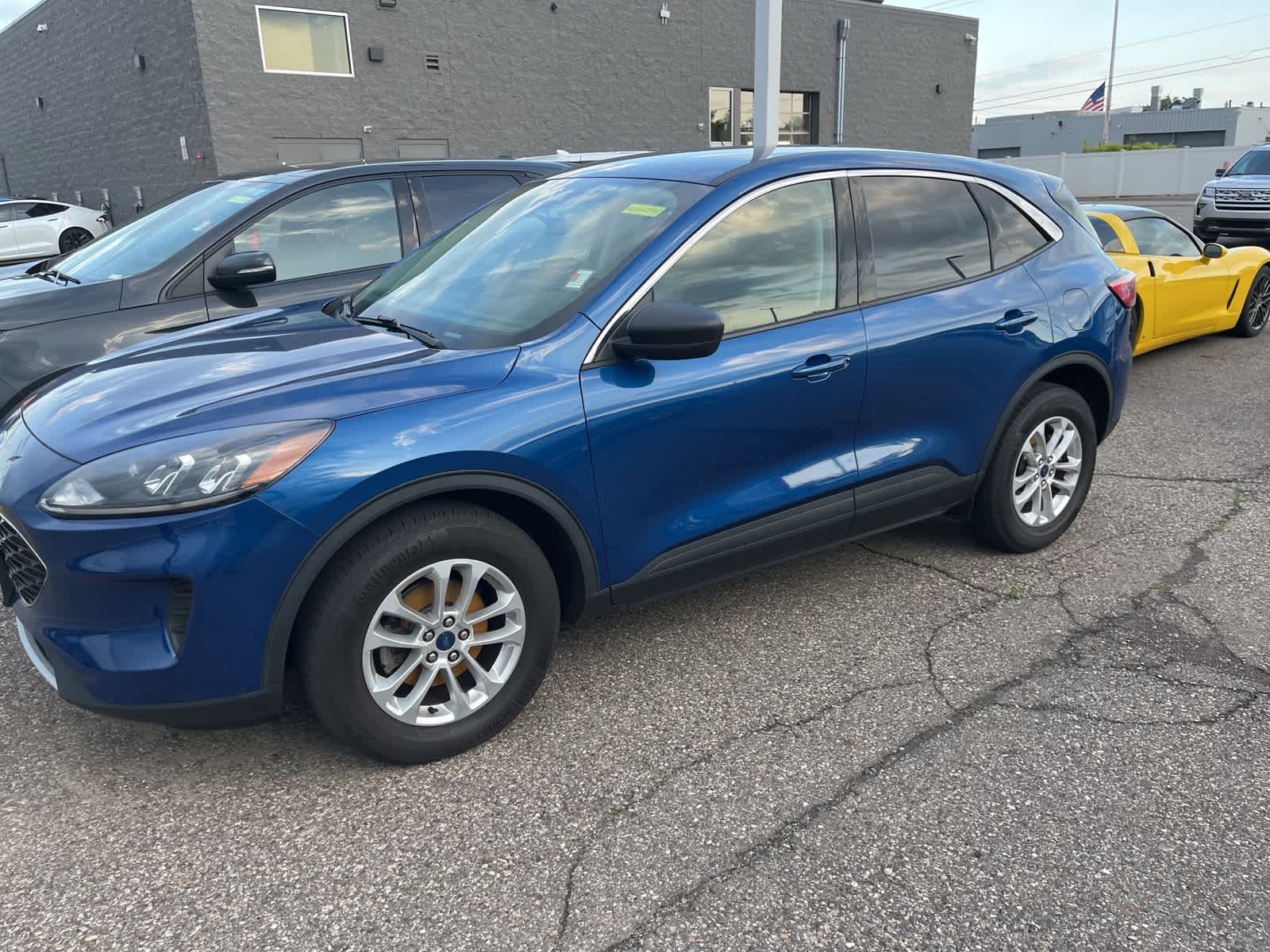 Thumbnail: 2022 Ford Escape - 6