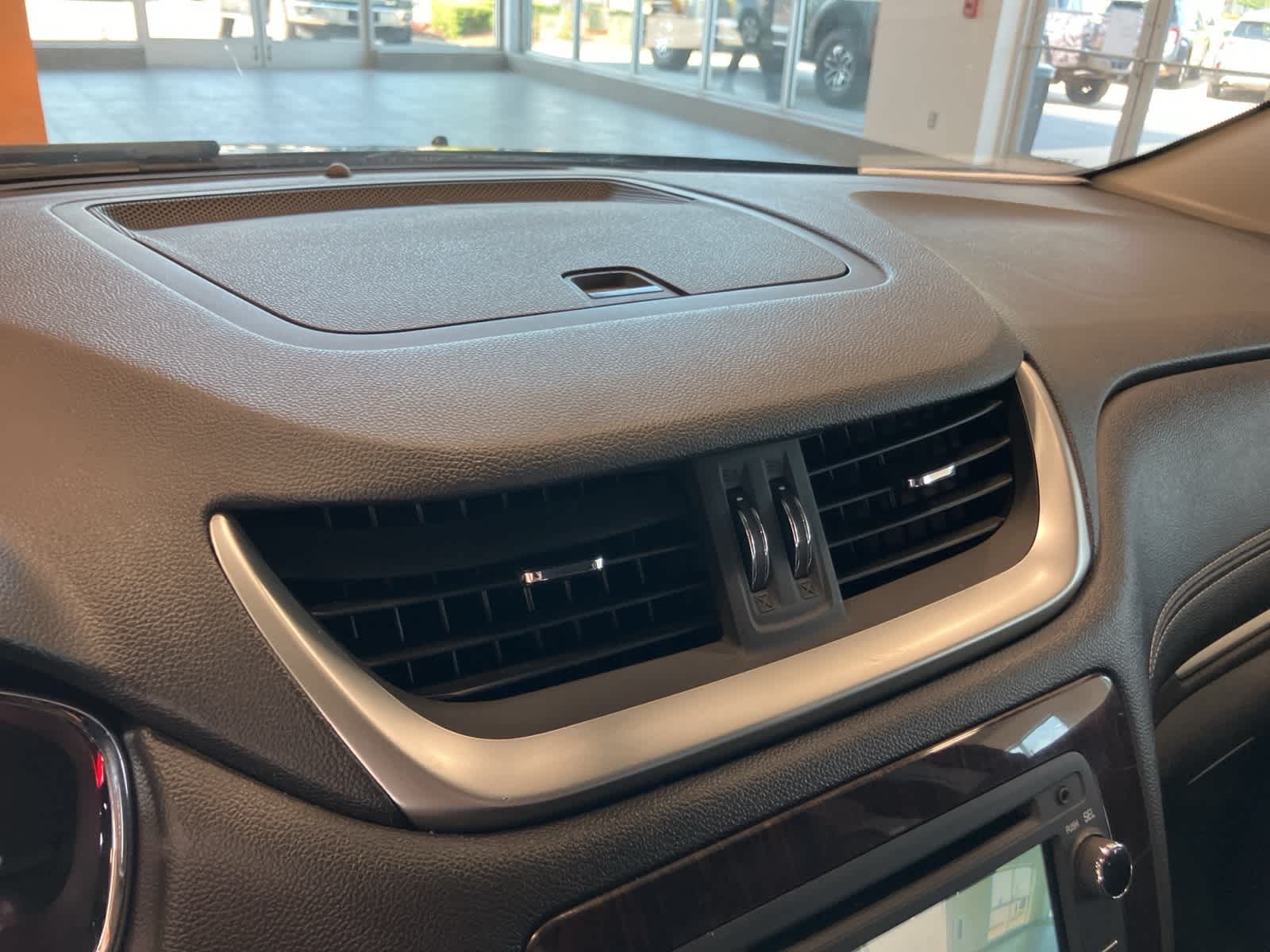 Thumbnail: 2017 Chevrolet Traverse - 20