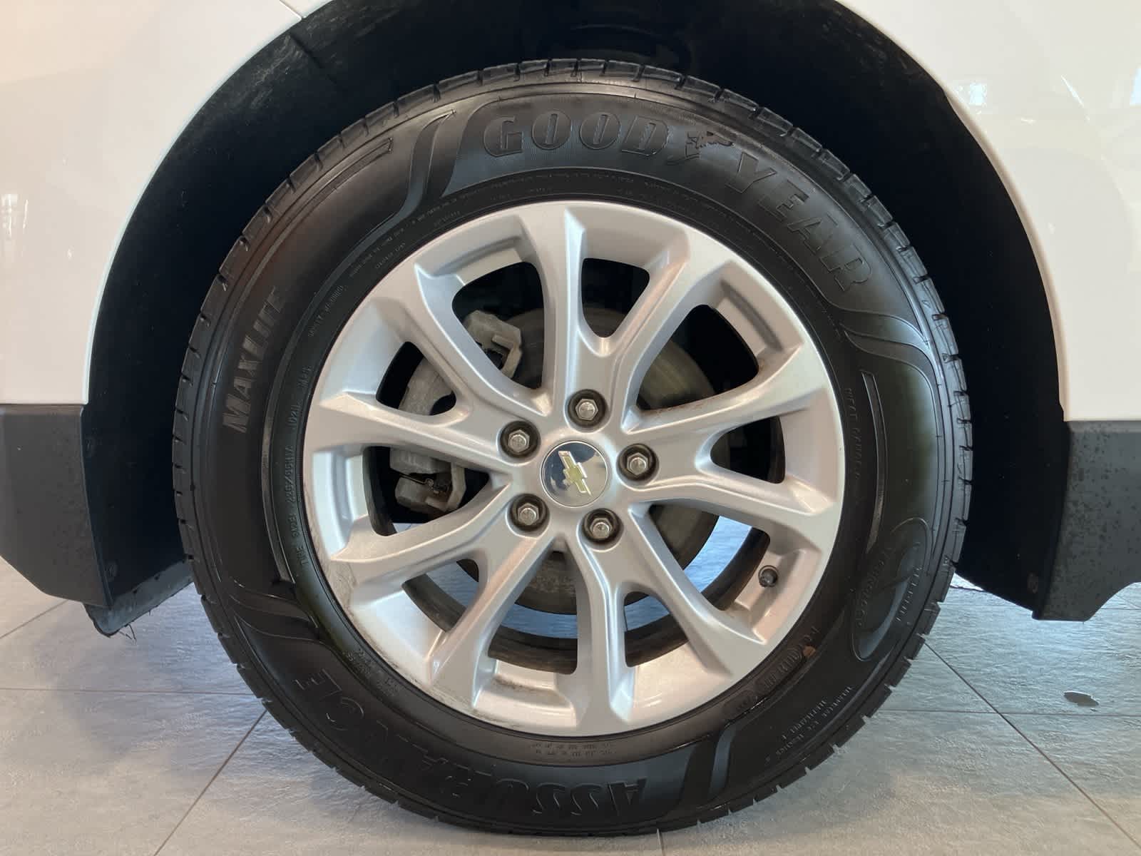 Thumbnail: 2019 Chevrolet Equinox - 9