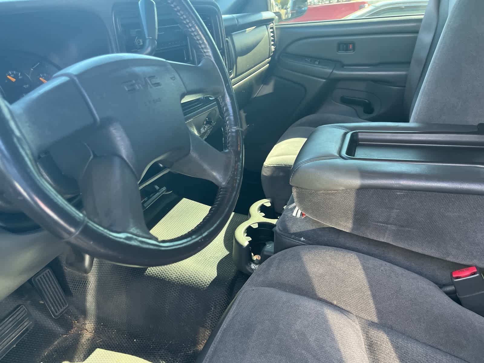Thumbnail: 2005 GMC Sierra 1500 - 25