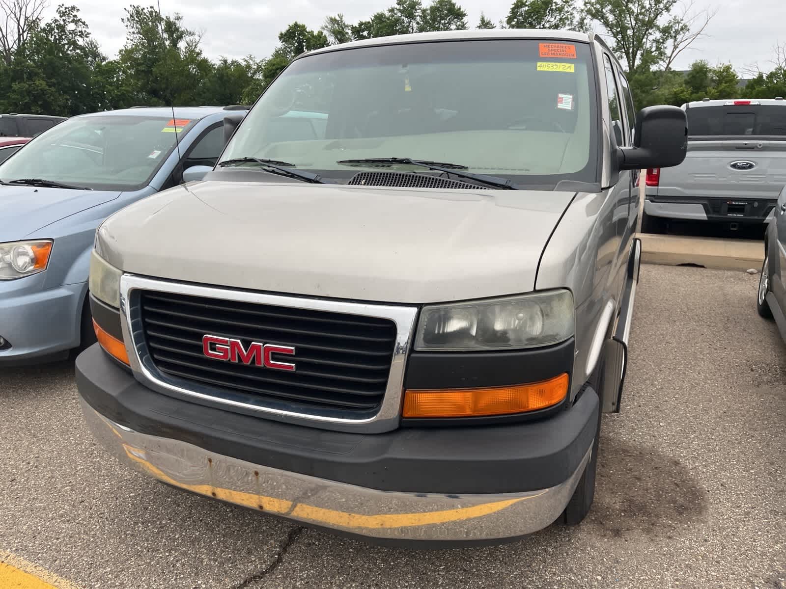 Thumbnail: 2004 GMC Savana - 3