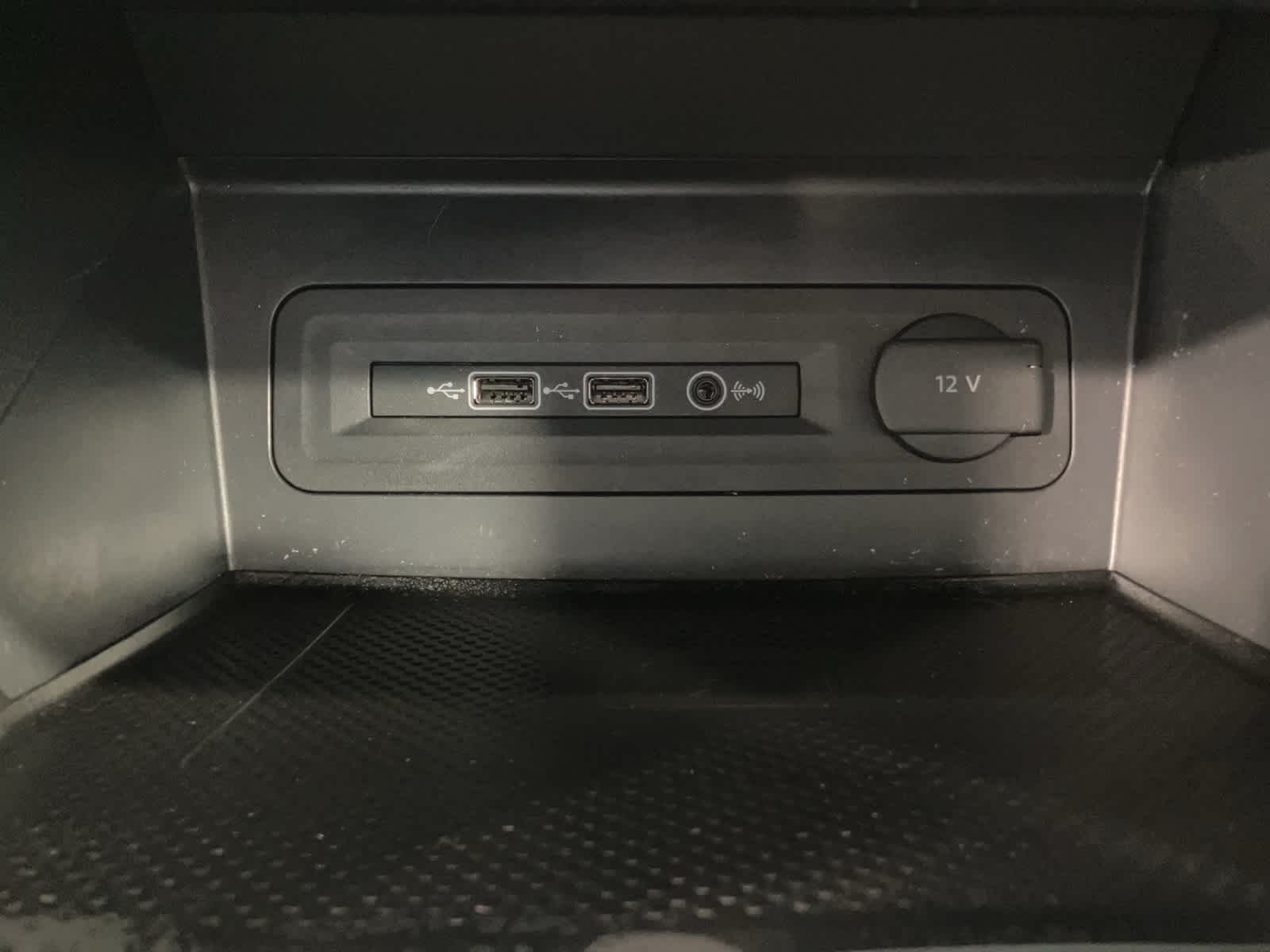 Thumbnail: 2021 Volkswagen Atlas - 17