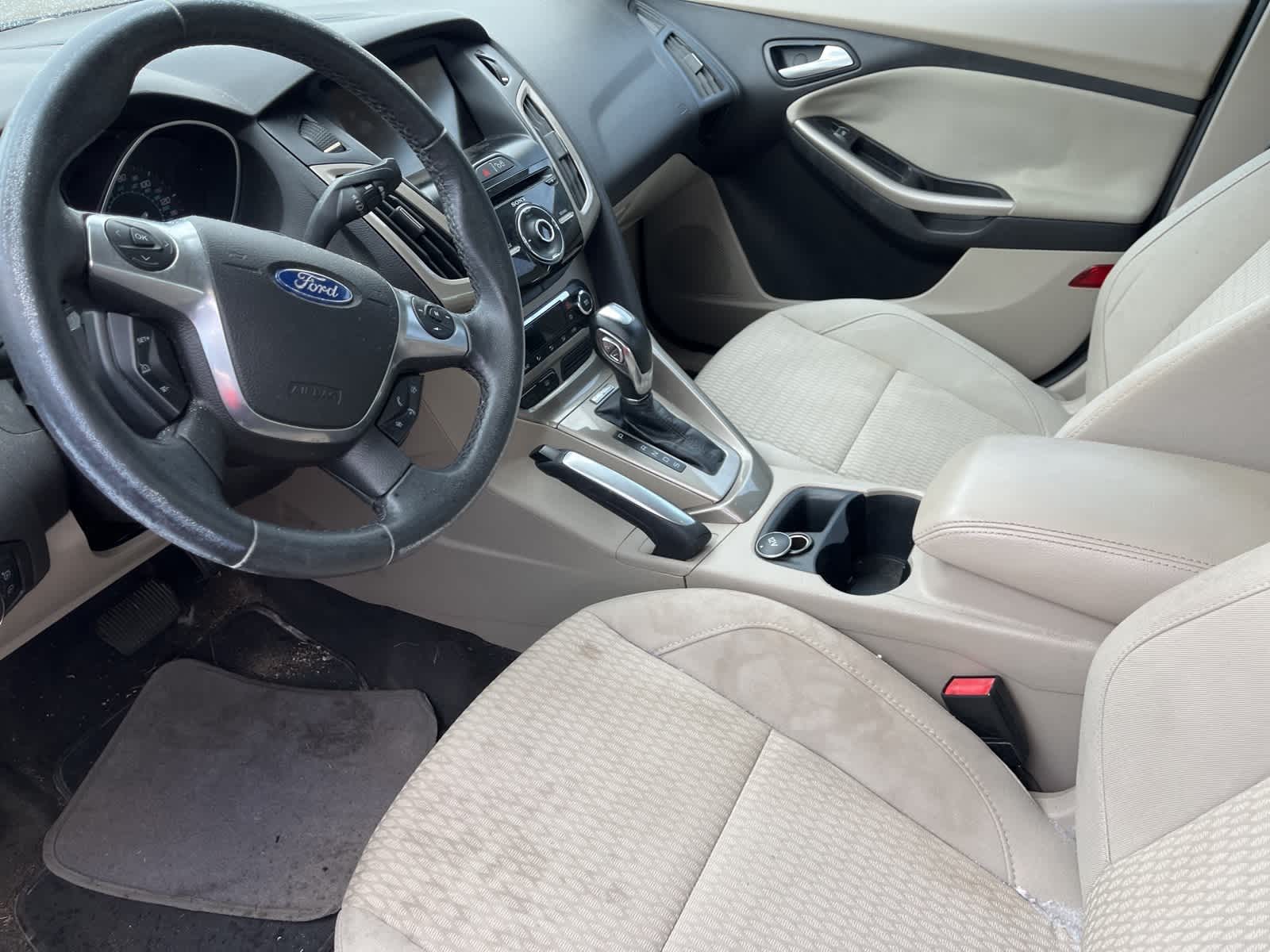 Thumbnail: 2012 Ford Focus - 25