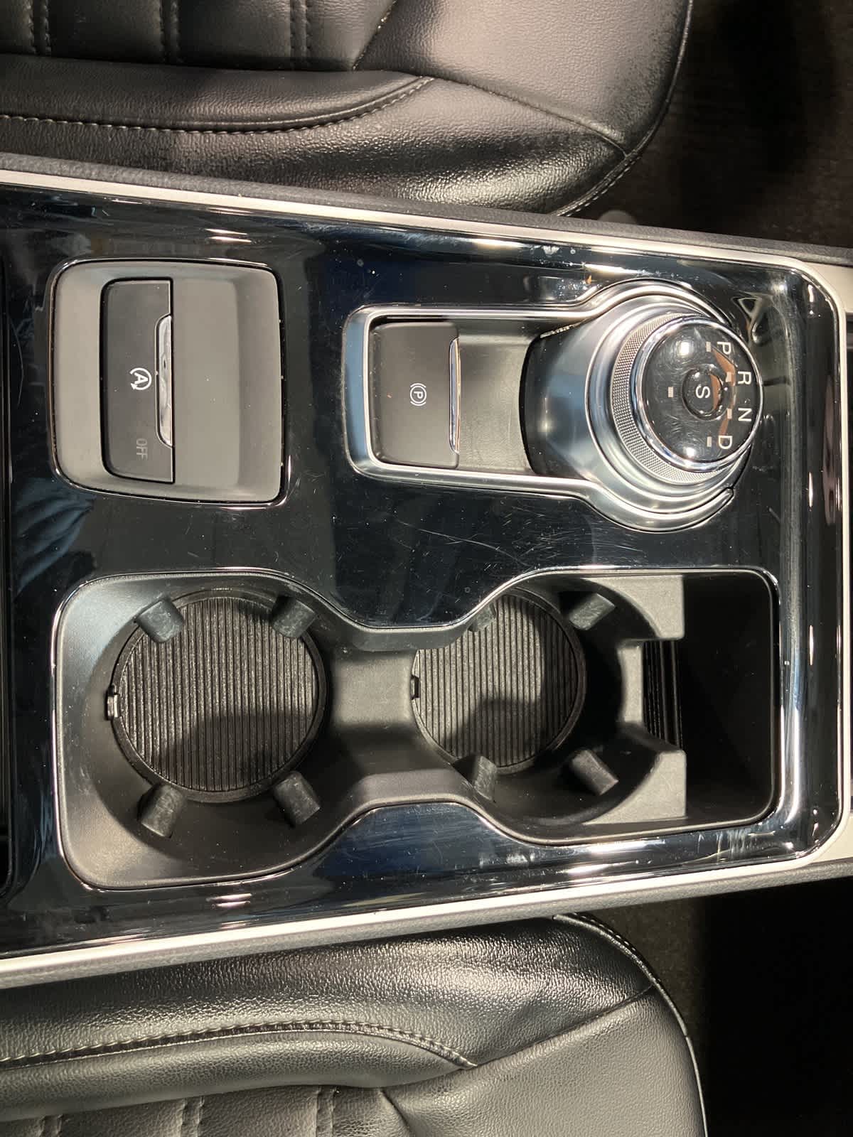 Thumbnail: 2020 Ford Edge - 16