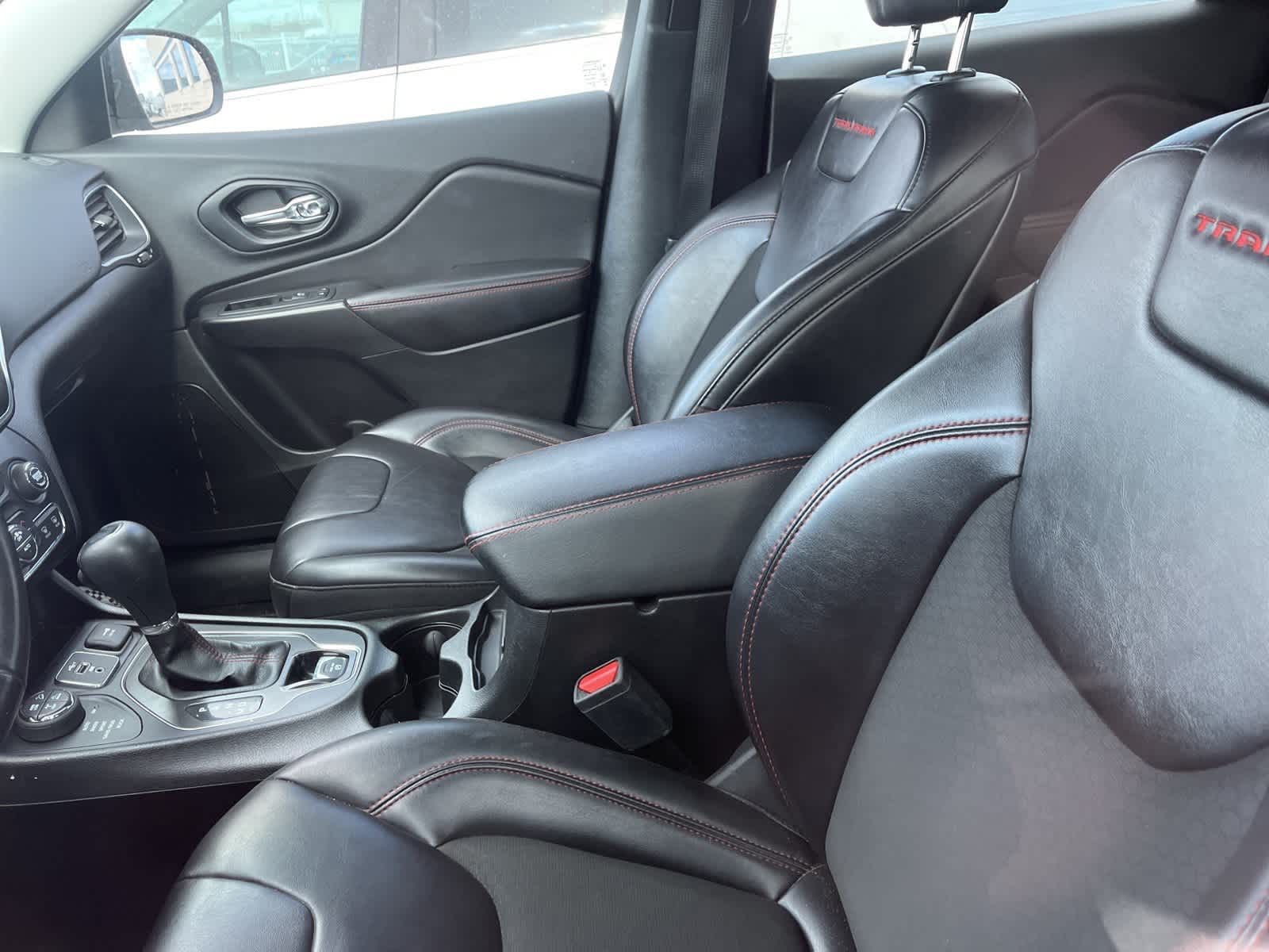 Thumbnail: 2021 Jeep Cherokee - 23