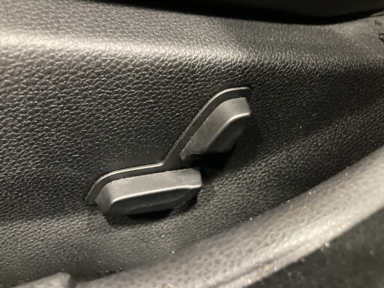 Thumbnail: 2008 Mercedes-Benz C-Class - 13