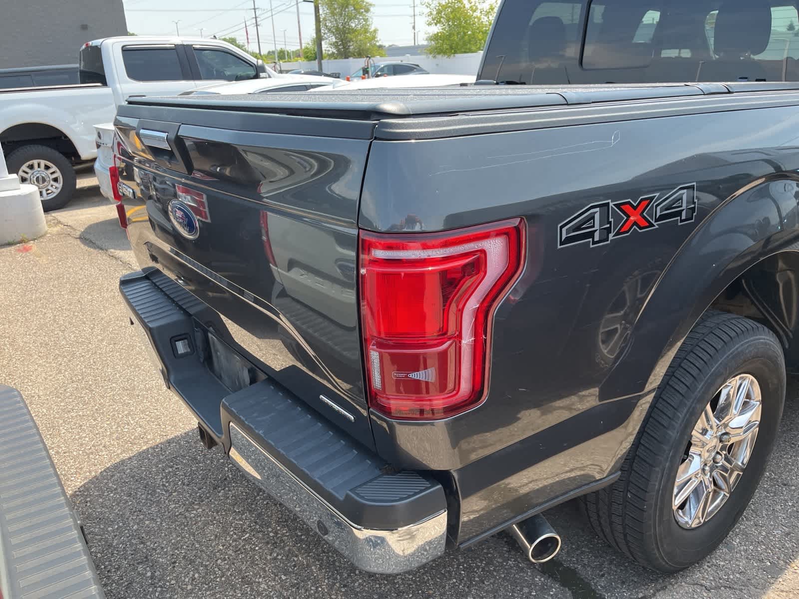 2015 Ford F-150 XLT 14
