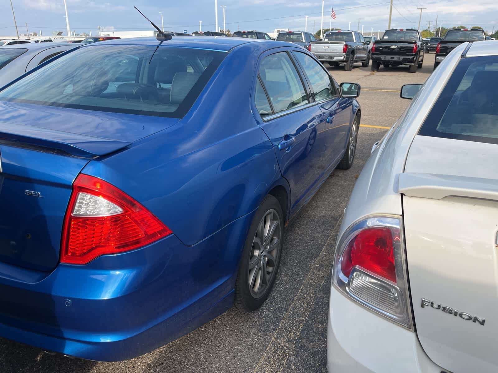 Thumbnail: 2011 Ford Fusion - 12