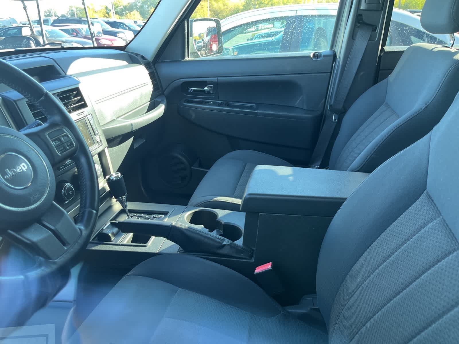 Thumbnail: 2012 Jeep Liberty - 25
