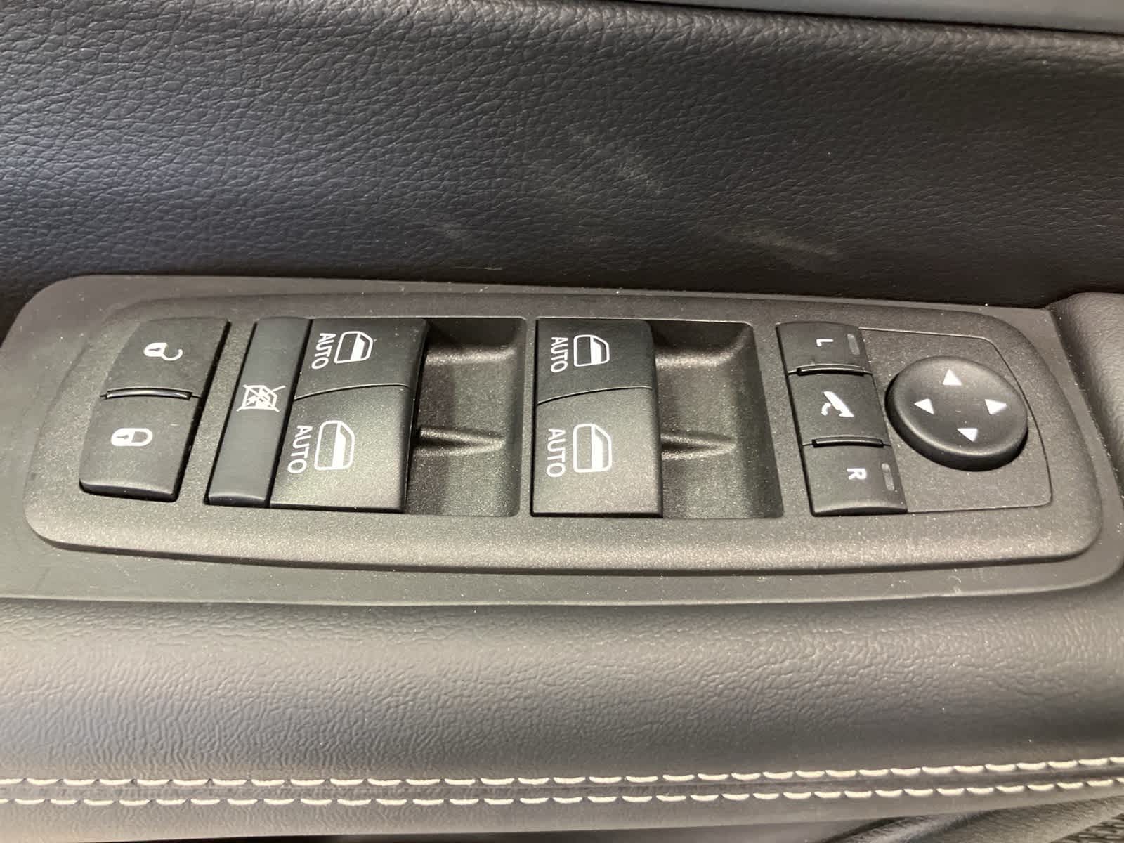 Thumbnail: 2026 Chrysler Pacifica - 14