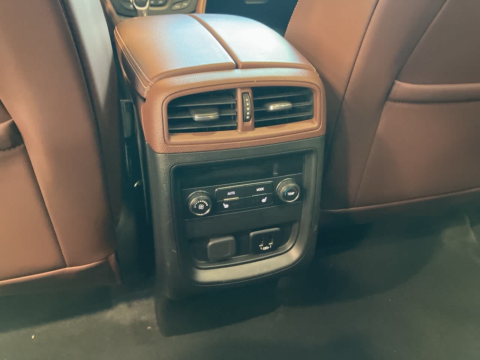 Thumbnail: 2018 Buick Envision - 26