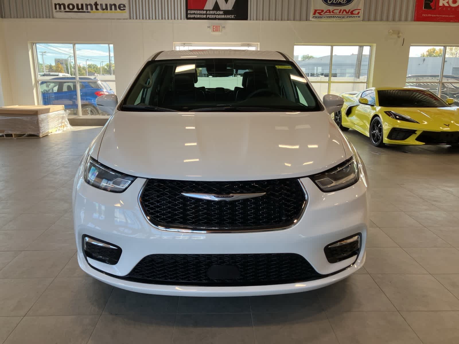 Thumbnail: 2022 Chrysler Pacifica - 2