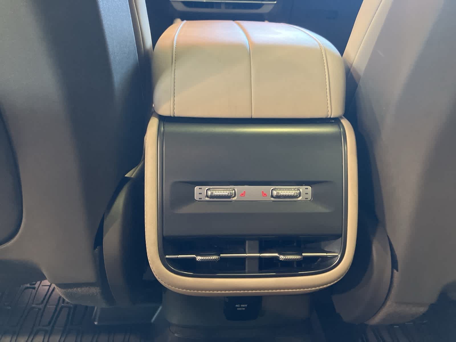 Thumbnail: 2024 Lincoln Nautilus - 30