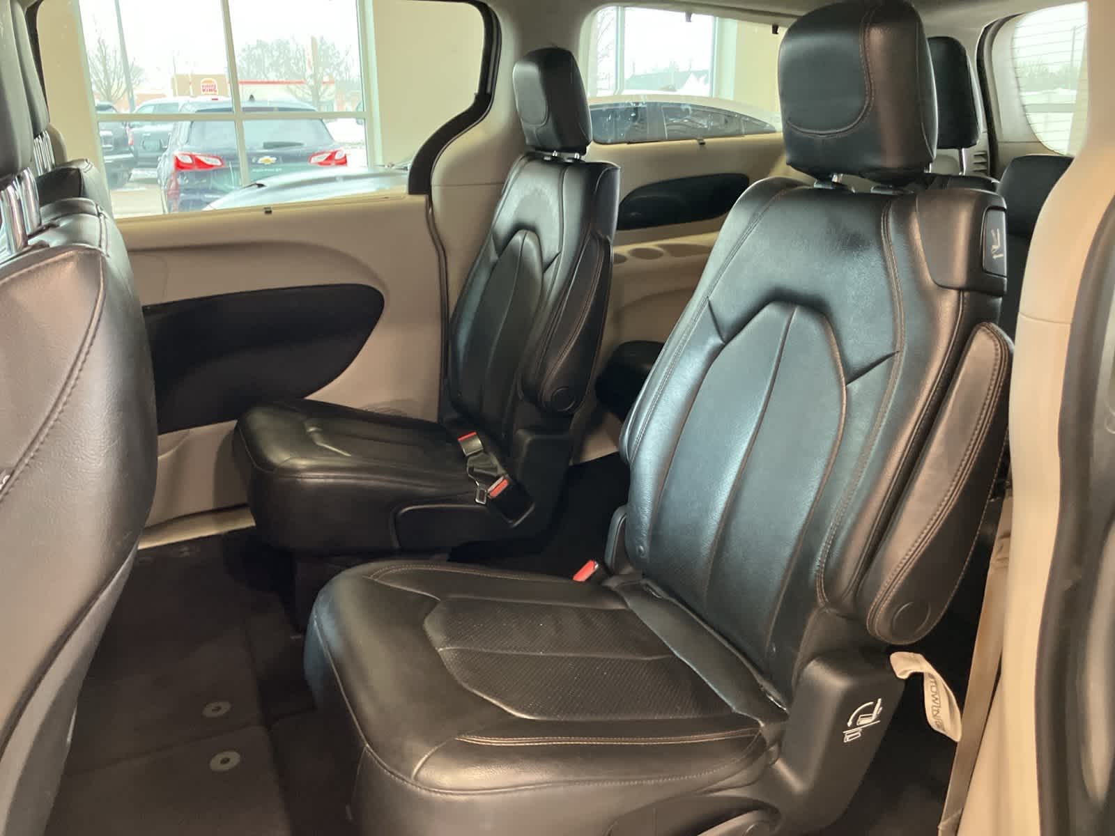 Thumbnail: 2018 Chrysler Pacifica - 28