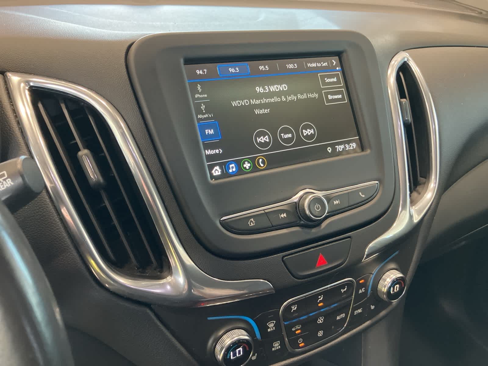 Thumbnail: 2019 Chevrolet Equinox - 18