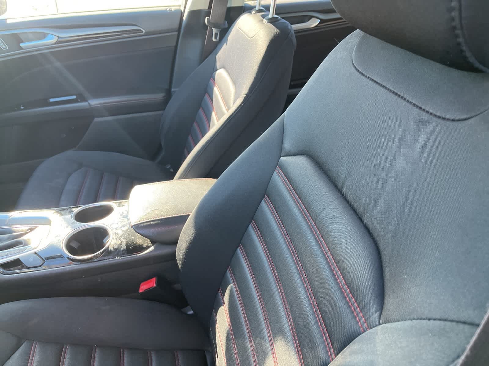 Thumbnail: 2013 Ford Fusion - 24