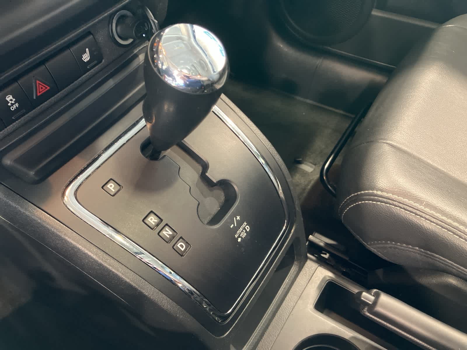Thumbnail: 2015 Jeep Patriot - 16
