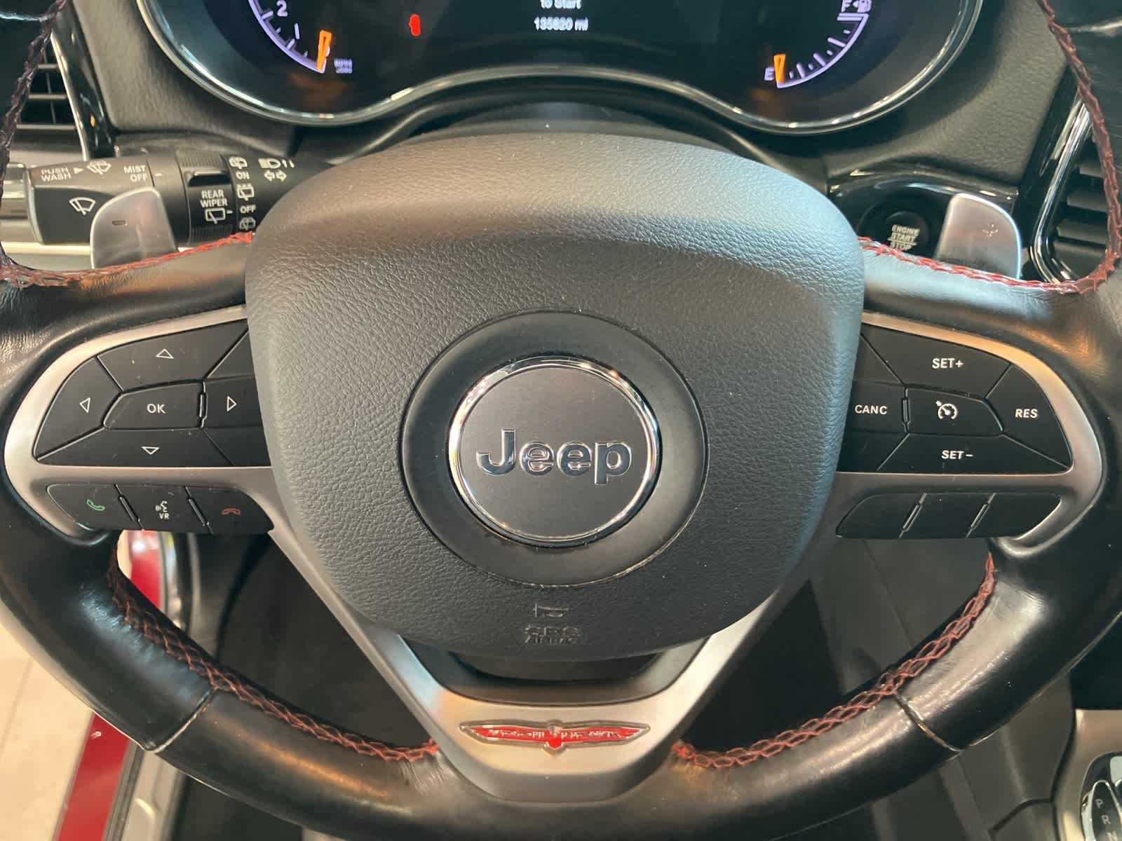 Thumbnail: 2020 Jeep Grand Cherokee - 17