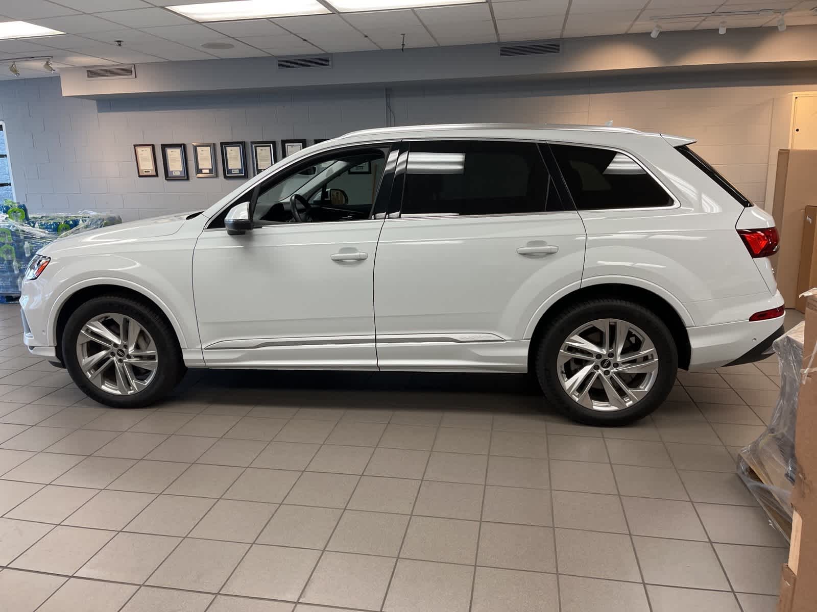 Thumbnail: 2021 Audi Q7 - 6