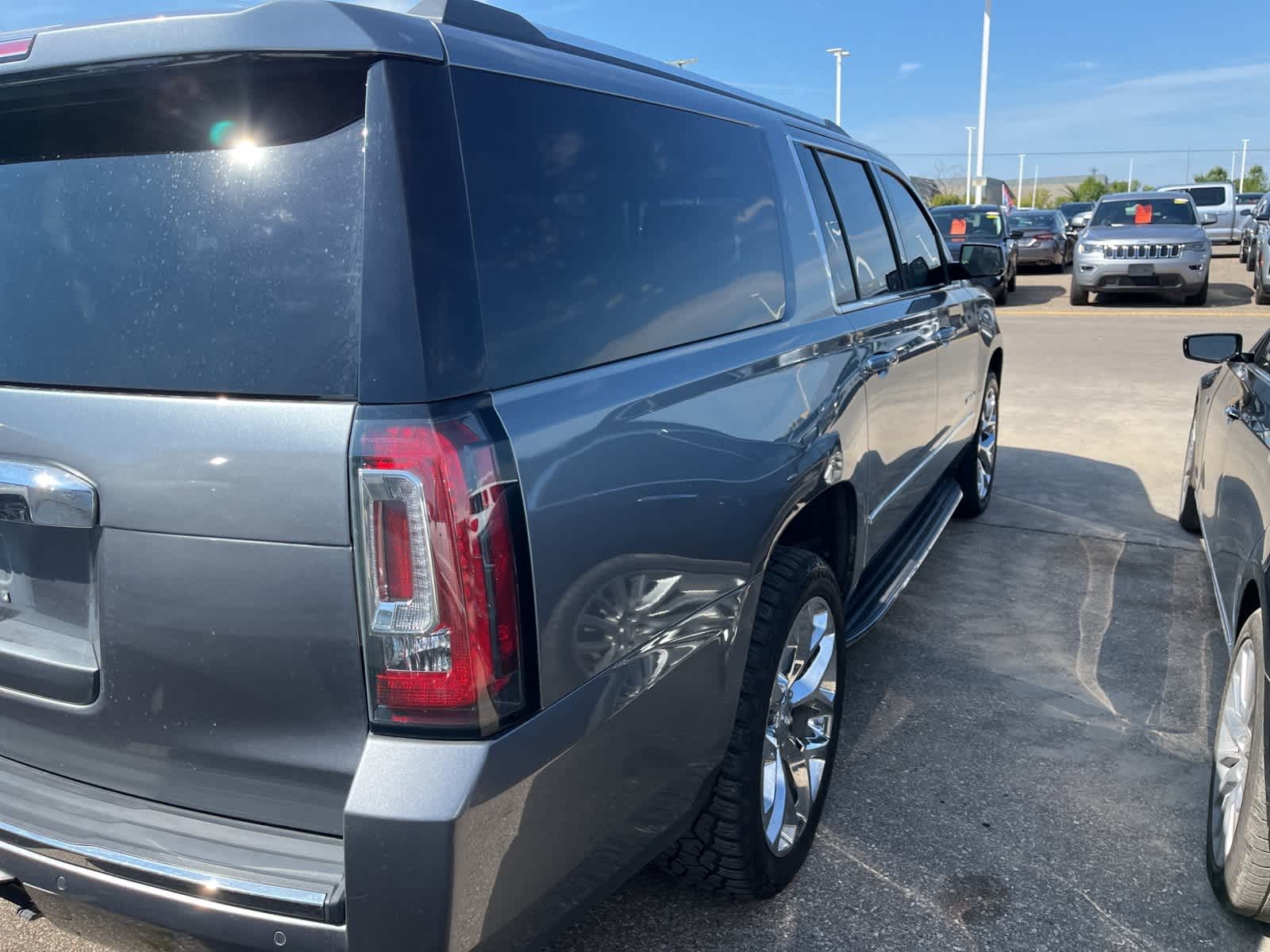 Thumbnail: 2018 GMC Yukon XL - 14