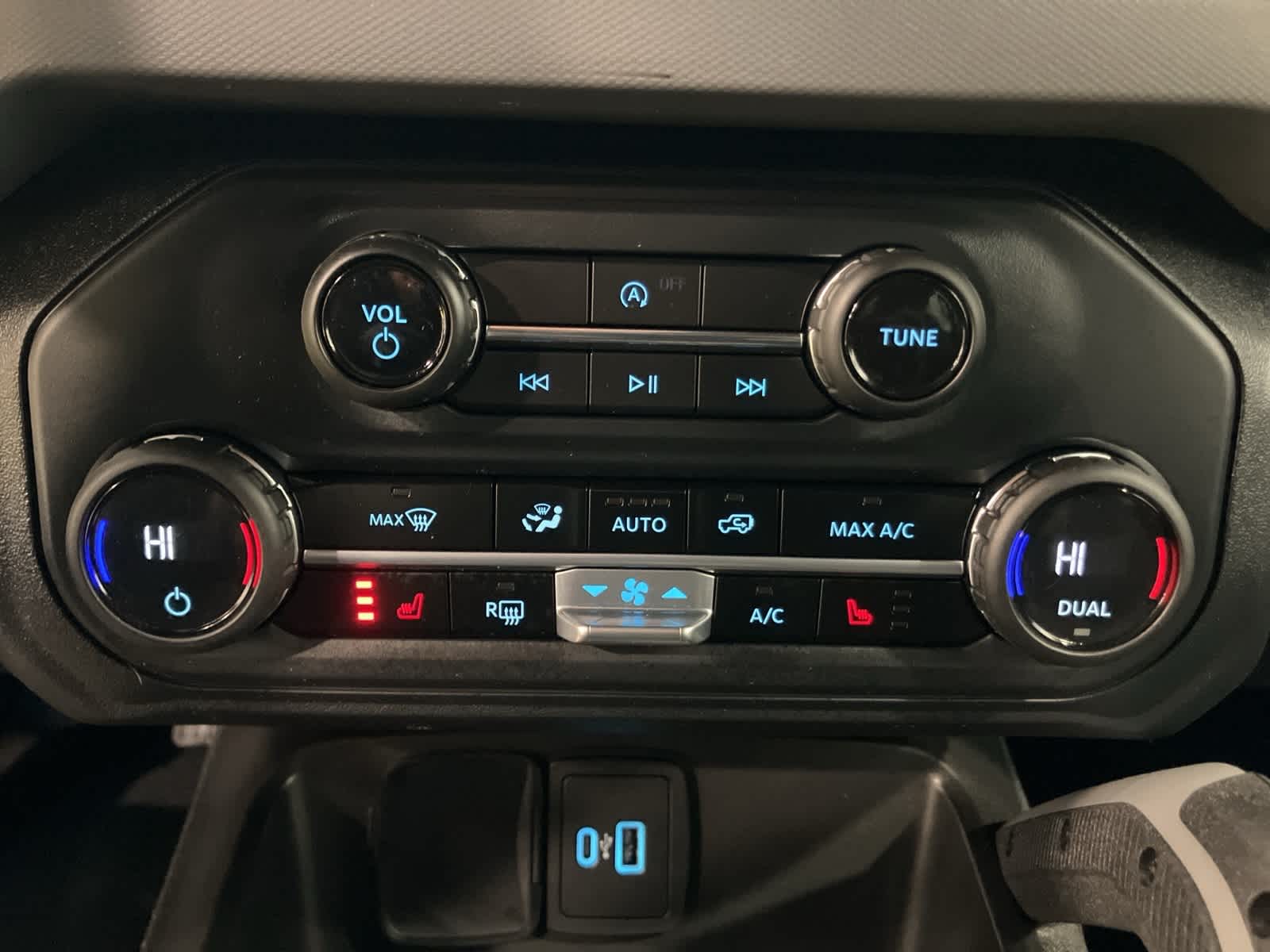 Thumbnail: 2023 Ford Bronco - 21