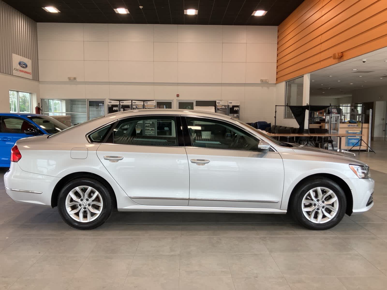 Thumbnail: 2016 Volkswagen Passat - 4