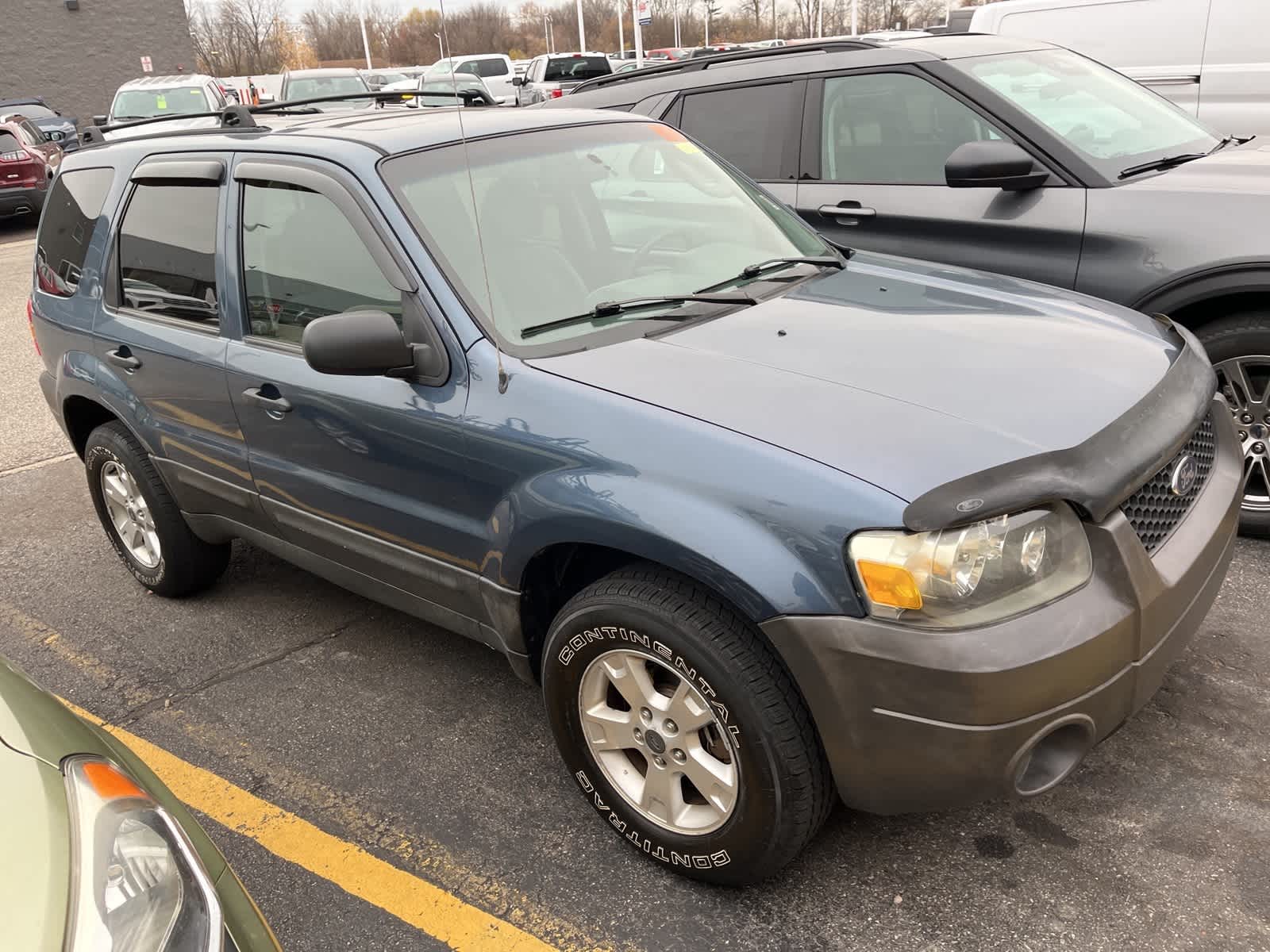 Thumbnail: 2005 Ford Escape - 22