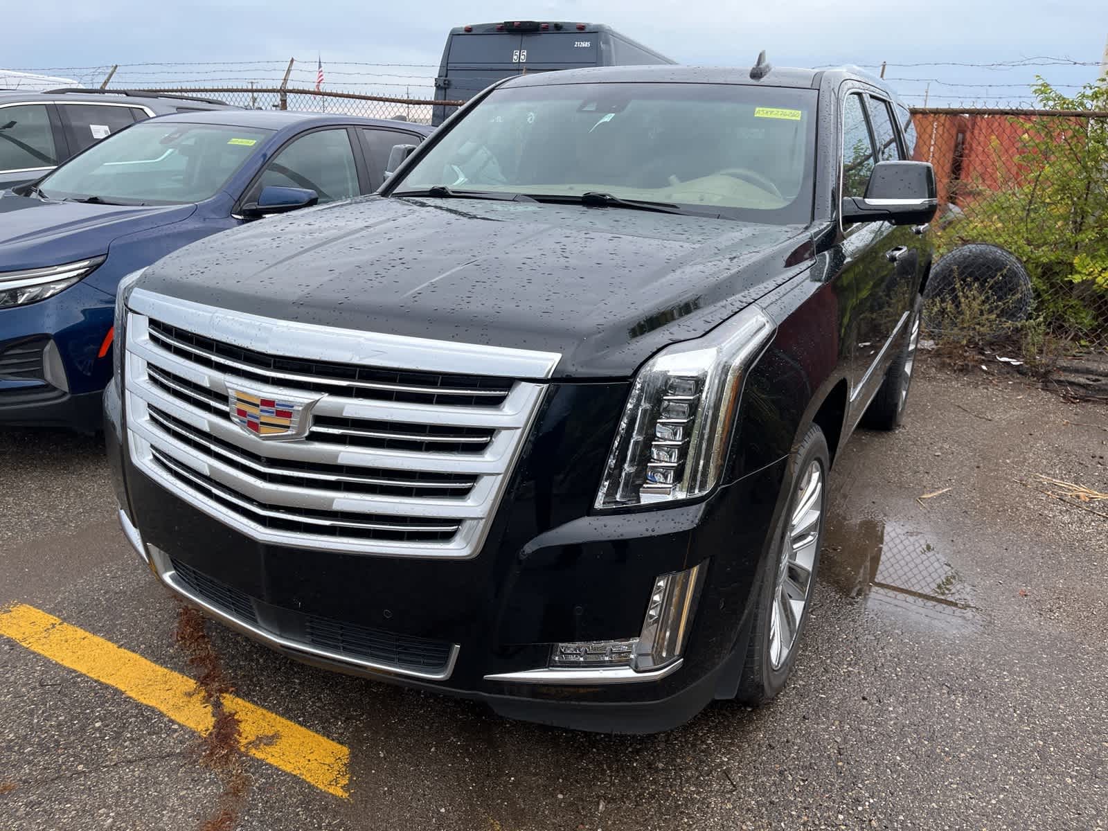 Thumbnail: 2019 Cadillac Escalade - 3