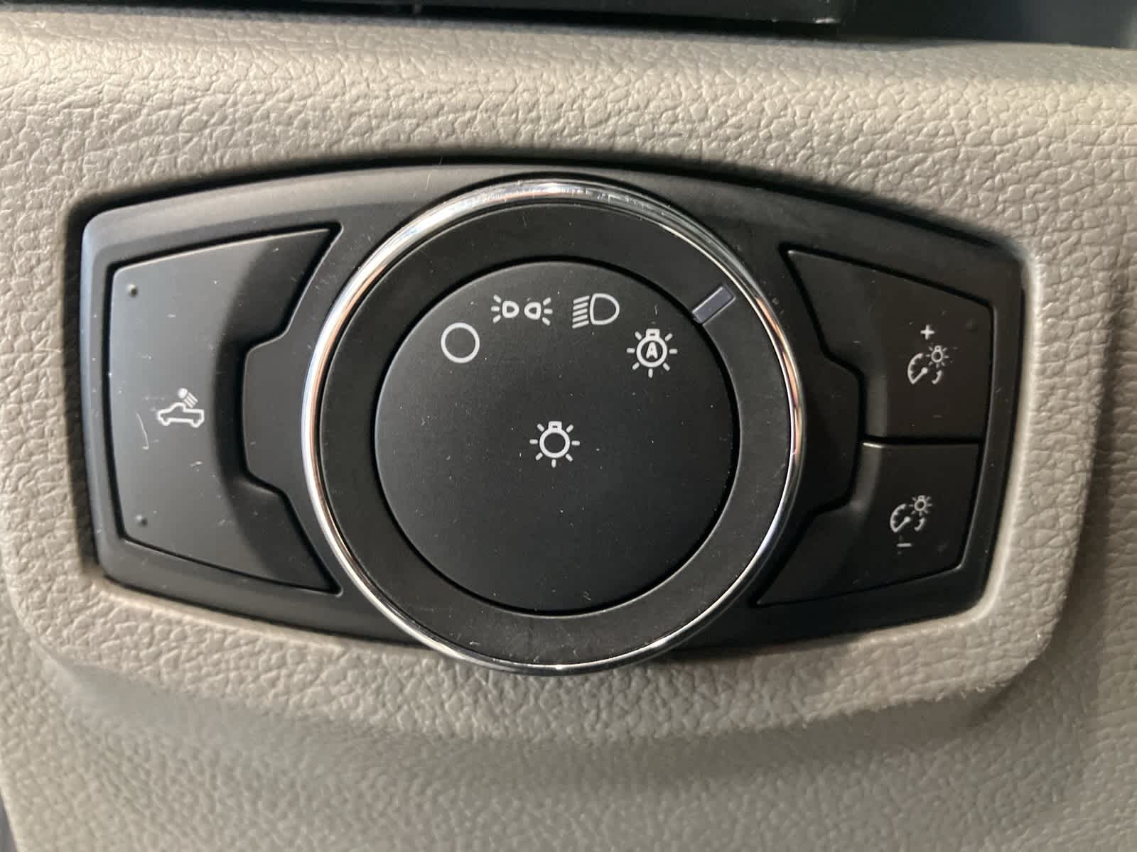 Thumbnail: 2022 Ford Econoline - 15