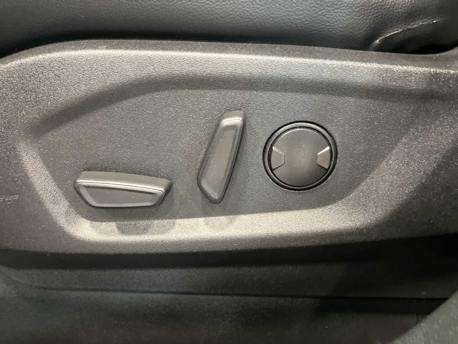 Thumbnail: 2022 Ford Edge - 12